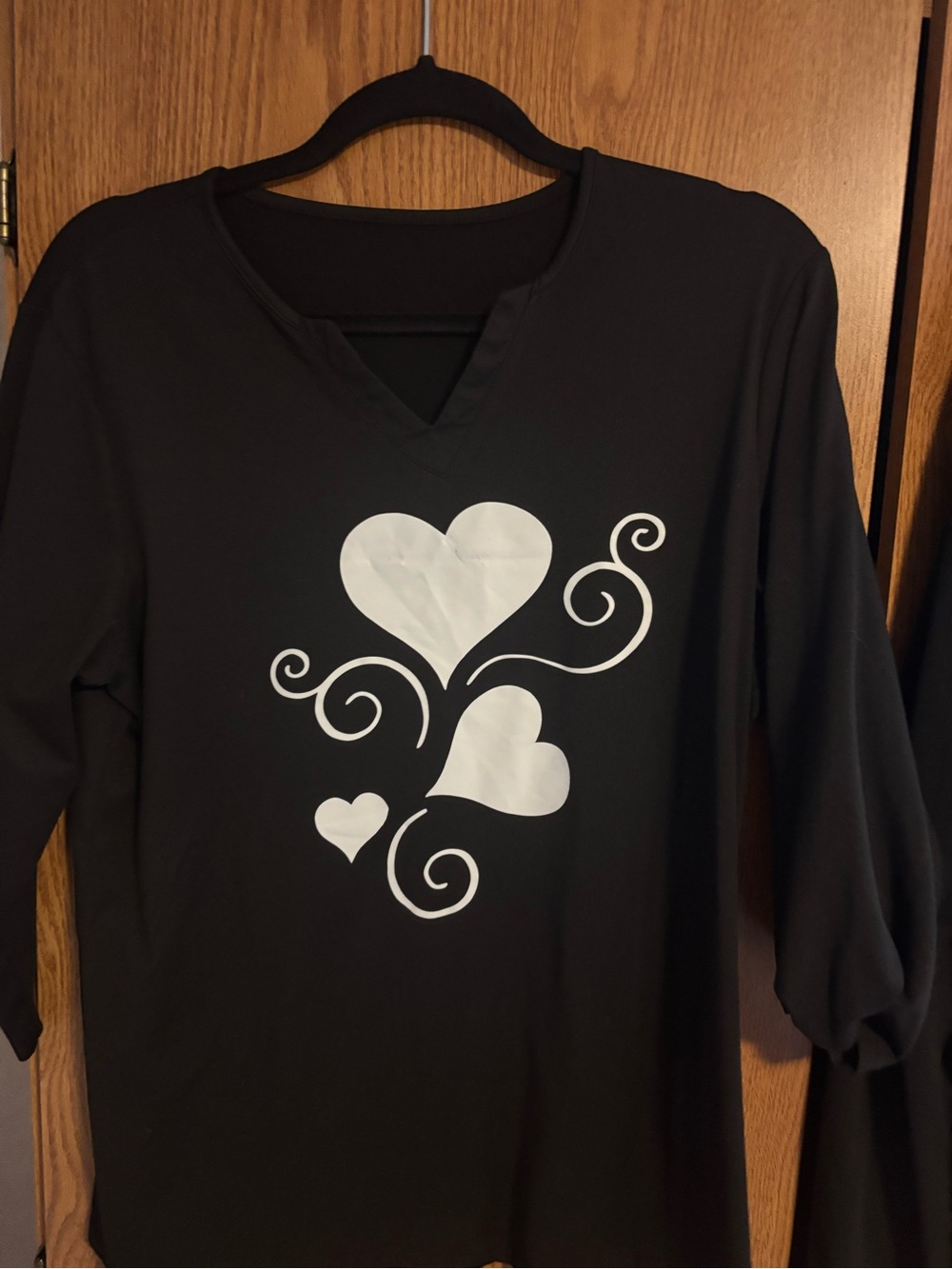 Black Women's Heart Print V-Neck Top